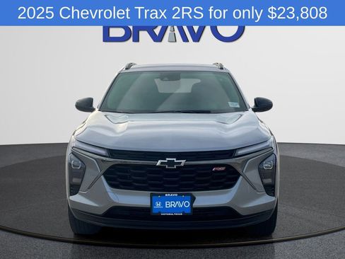 Used 2025 Chevrolet Trax RS w/ Driver Confidence Package image 2