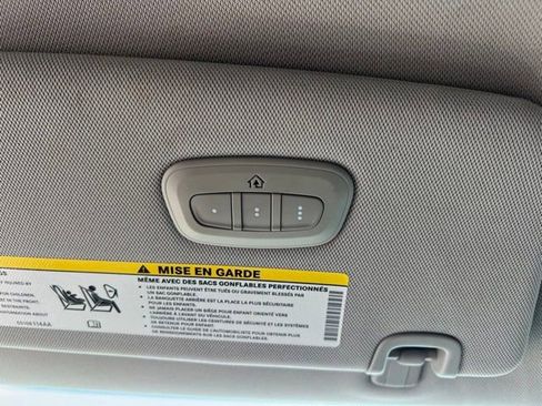 Used 2018 Chrysler Pacifica Limited FWD image 24