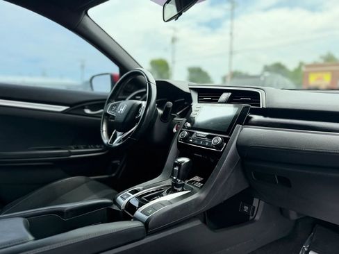 Used 2019 Honda Civic Sport image 42