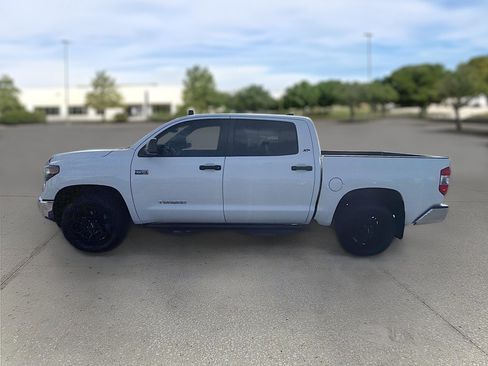 Used 2021 Toyota Tundra SR5 w/ SR5 Upgrade Package AWD/4WD image 4