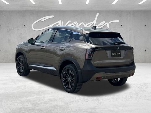 New 2026 Nissan Kicks SR FWD image 15