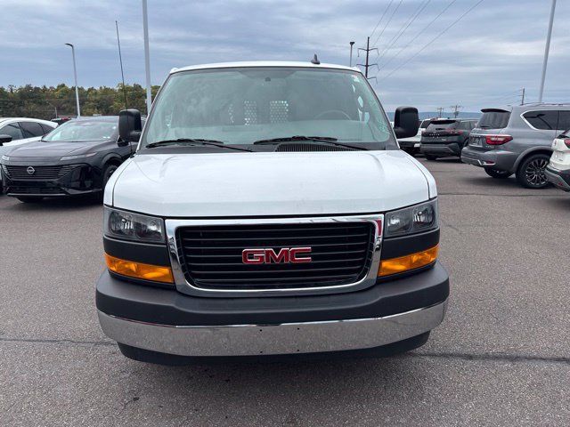 Used 2025 GMC Savana 2500 w/ Driver Convenience Package RWD image 2
