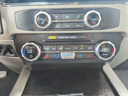 Used 2022 Ford F350 Lariat w/ Lariat Ultimate Package AWD/4WD image 30