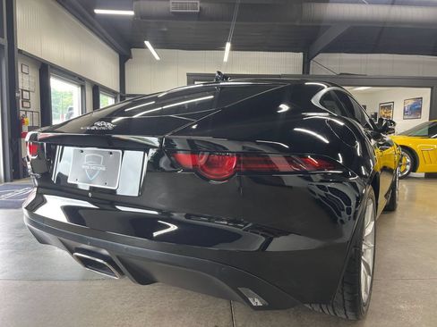 Used 2018 Jaguar F-TYPE Coupe RWD image 13