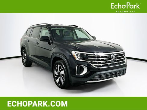 Used 2025 Volkswagen Atlas SE image 1