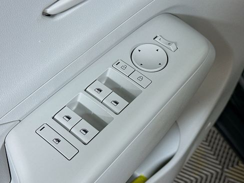 Used 2025 Hyundai Kona SEL image 17