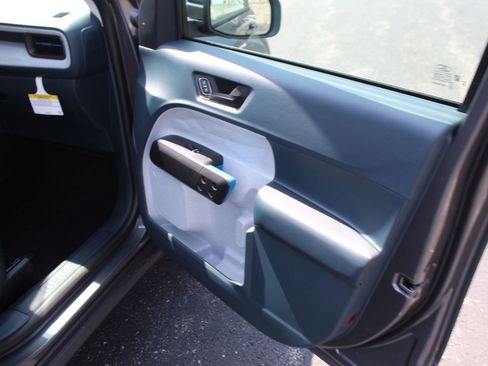 New 2025 Ford Maverick XLT image 12