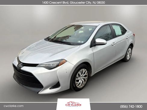 Used 2018 Toyota Corolla LE image 6