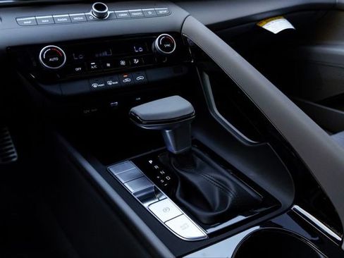New 2025 Hyundai Elantra SEL FWD image 16