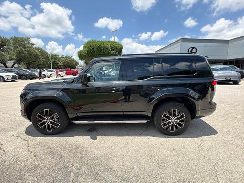 Used 2026 Lexus GX 550 w/ Cold Area Package AWD/4WD image 2