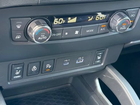 Used 2022 Nissan Frontier SV RWD image 27