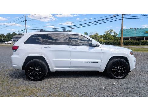 Used 2019 Jeep Grand Cherokee Altitude image 8
