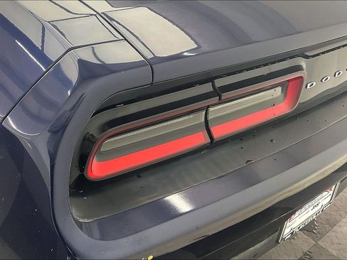 Used 2015 Dodge Challenger SXT w/ Driver Convenience Group RWD image 28