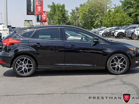 Used 2018 Ford Focus SEL w/ Cold Weather Package FWD image 18
