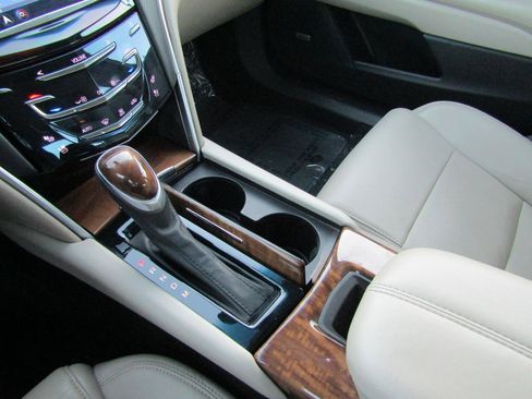 Used 2019 Cadillac XTS Luxury image 18