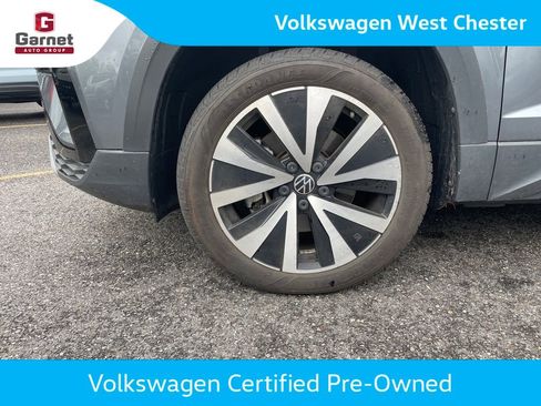 Used 2024 Volkswagen Taos SE FWD image 11