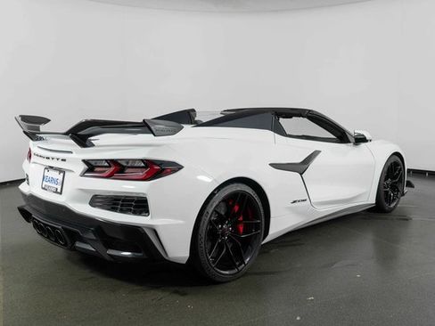 Used 2025 Chevrolet Corvette Z06 w/ Z07 Performance Package image 8
