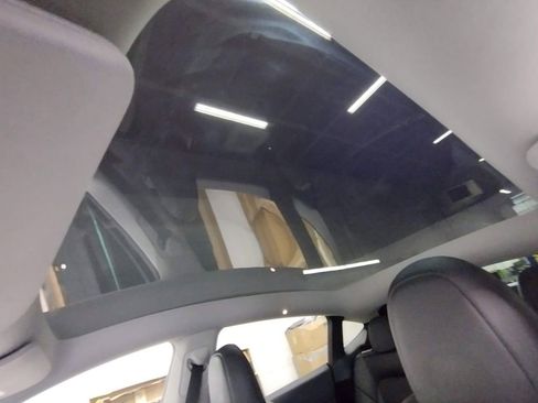 Used 2023 Tesla Model Y Long Range image 21