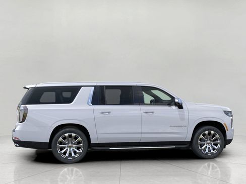 New 2026 Chevrolet Suburban Premier image 5