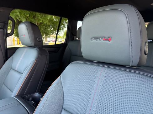 New 2026 GMC Acadia AT4 w/ Luxury Package AWD/4WD image 15