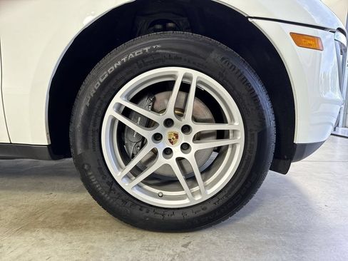 Used 2017 Porsche Macan AWD/4WD image 15