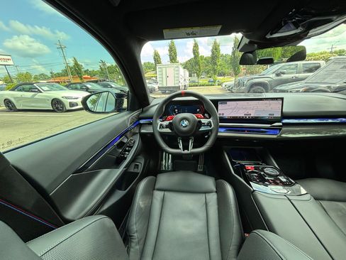 Used 2026 BMW M5 w/ M Driver's Package AWD/4WD image 31