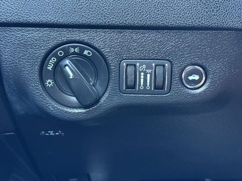 Used 2022 Dodge Charger SXT RWD image 29