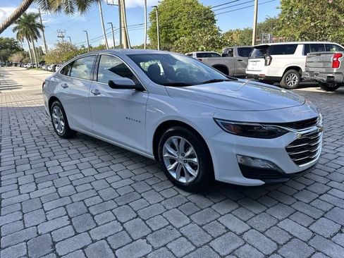 Used 2025 Chevrolet Malibu LT FWD image 16