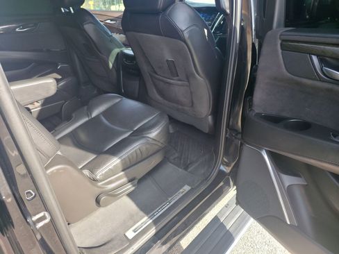Used 2017 Cadillac Escalade ESV Platinum image 26