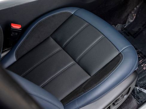 Used 2022 Land Rover Range Rover Sport HST image 32