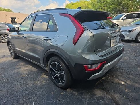 Used 2025 Kia Niro LX FWD image 8