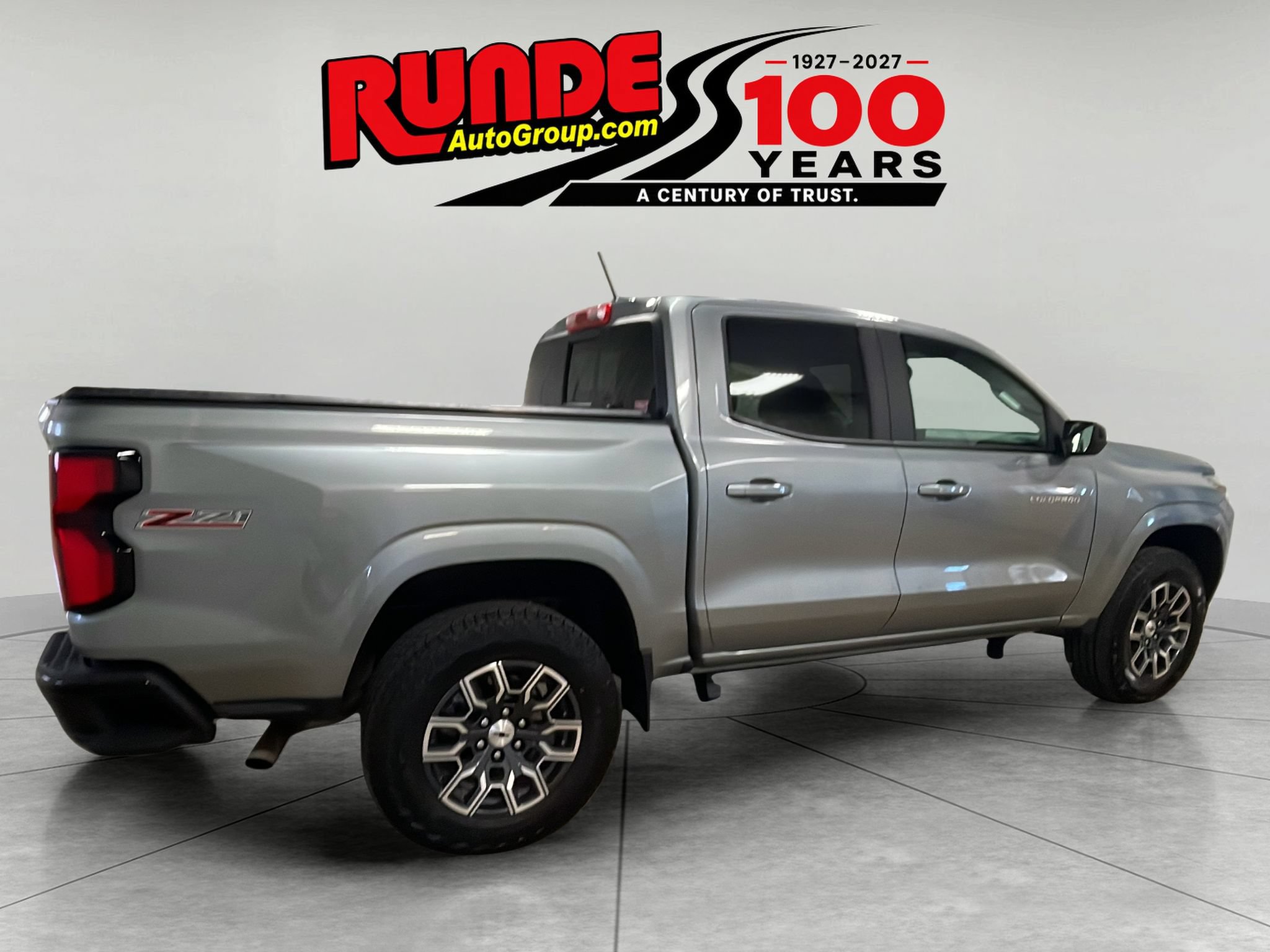 Used 2023 Chevrolet Colorado Z71 w/ Z71 Convenience Package 2 AWD/4WD image 5