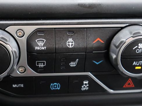 Used 2021 Jeep Wrangler Unlimited Sahara w/ Cold Weather Group image 25