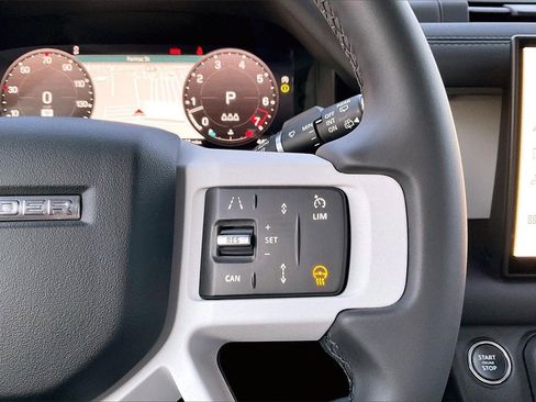 Used 2025 Land Rover Defender 110 S image 11