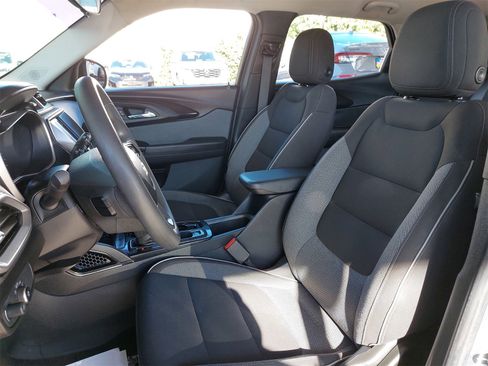 Used 2021 Chevrolet TrailBlazer LS image 14