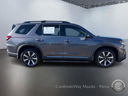 Used 2023 Honda Pilot Touring image 3