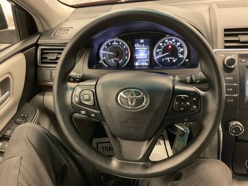 Used 2016 Toyota Camry LE FWD image 20