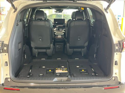 New 2026 Toyota Sienna Platinum AWD/4WD image 9