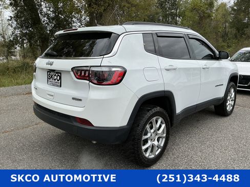 Used 2023 Jeep Compass Latitude w/ Sun and Sound Group image 5