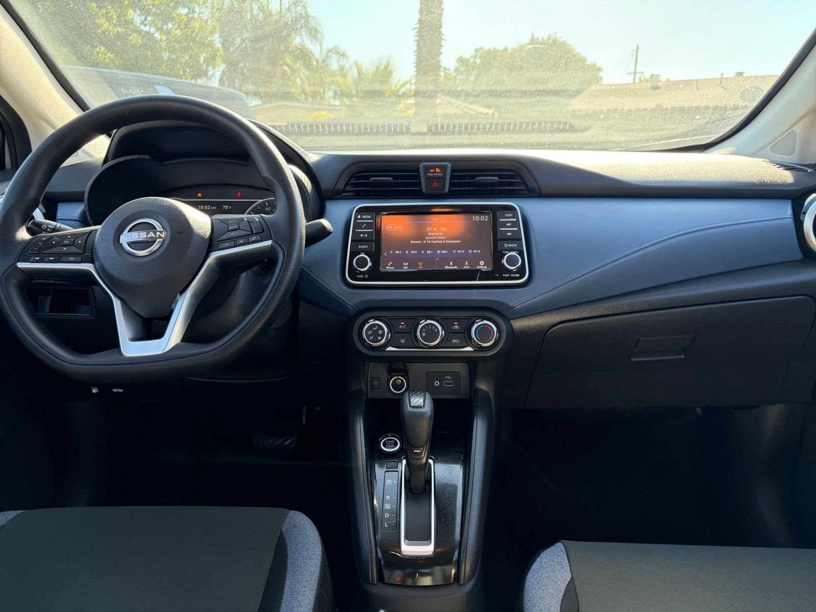 Used 2025 Nissan Versa SV FWD image 31