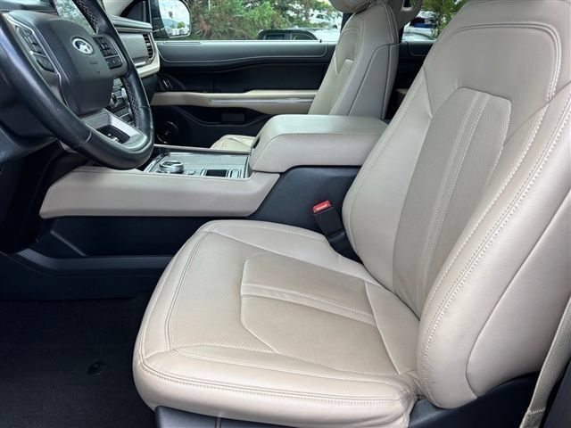 Used 2024 Ford Expedition Limited RWD image 12