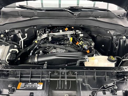 Certified 2025 Ford Explorer Active w/ Active Comfort Package AWD/4WD image 10