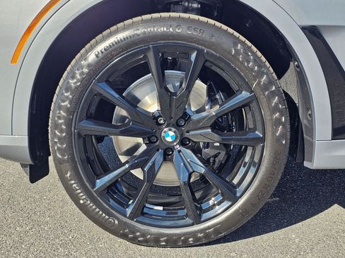 New 2026 BMW X7 M60i image 8