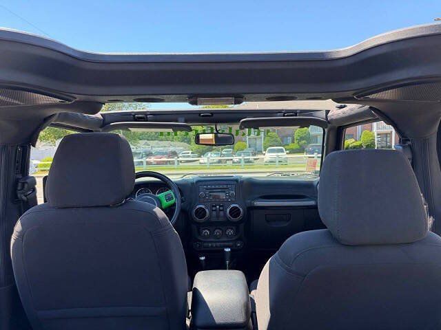 Used 2016 Jeep Wrangler Sport AWD/4WD image 15