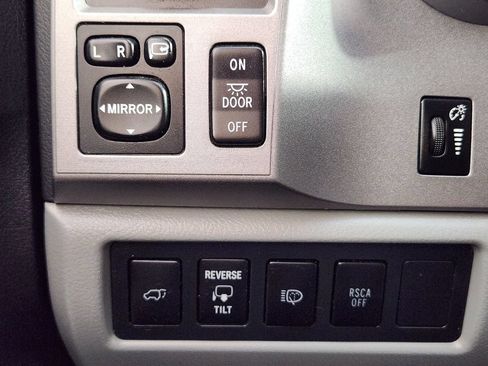 Used 2011 Toyota Sequoia Platinum AWD/4WD image 27