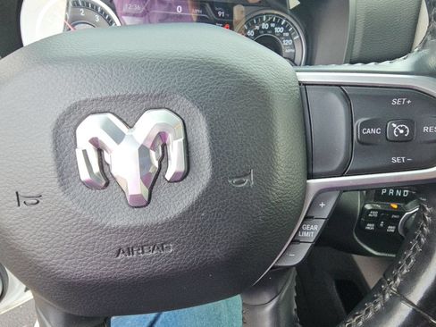 Used 2020 RAM 1500 4x4 Crew Cab image 12