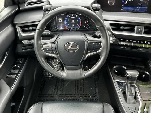 Used 2019 Lexus UX 200 FWD image 14