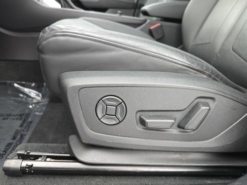 Used 2021 Audi Q3 2.0T Premium w/ Convenience Package image 29