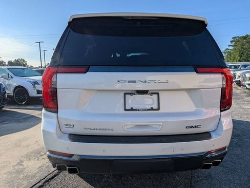 Used 2025 GMC Yukon Denali Ultimate AWD/4WD image 3