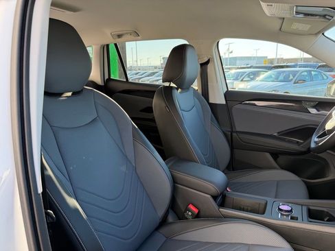 New 2026 Volkswagen Tiguan SE image 21